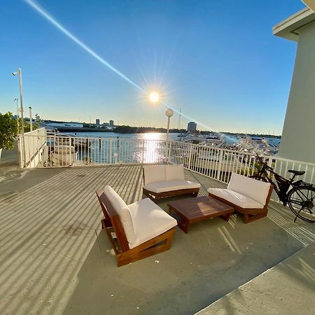 Luxurious Remodeled Direct Waterfront Apartment With Miami Skyline View And Outdoor Terrace Free Parking 5Min Drive To Miami Beach Kültér fotó