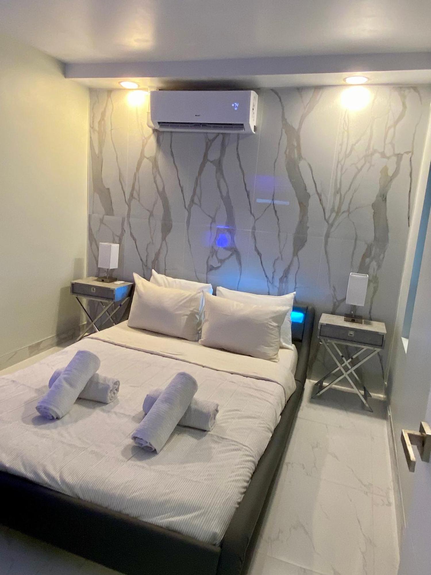 Luxurious Remodeled Direct Waterfront Apartment With Miami Skyline View And Outdoor Terrace Free Parking 5Min Drive To Miami Beach Kültér fotó