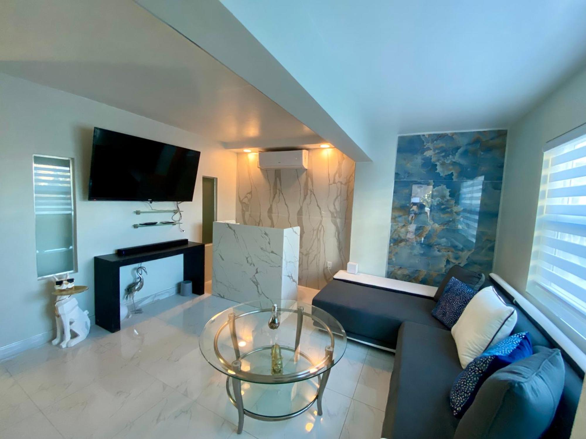 Luxurious Remodeled Direct Waterfront Apartment With Miami Skyline View And Outdoor Terrace Free Parking 5Min Drive To Miami Beach Kültér fotó