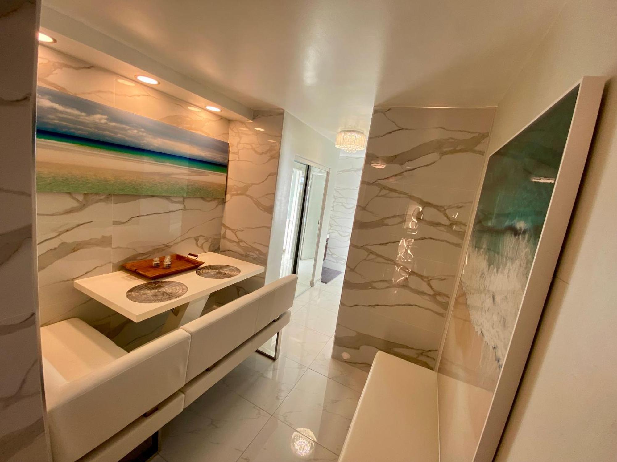 Luxurious Remodeled Direct Waterfront Apartment With Miami Skyline View And Outdoor Terrace Free Parking 5Min Drive To Miami Beach Kültér fotó