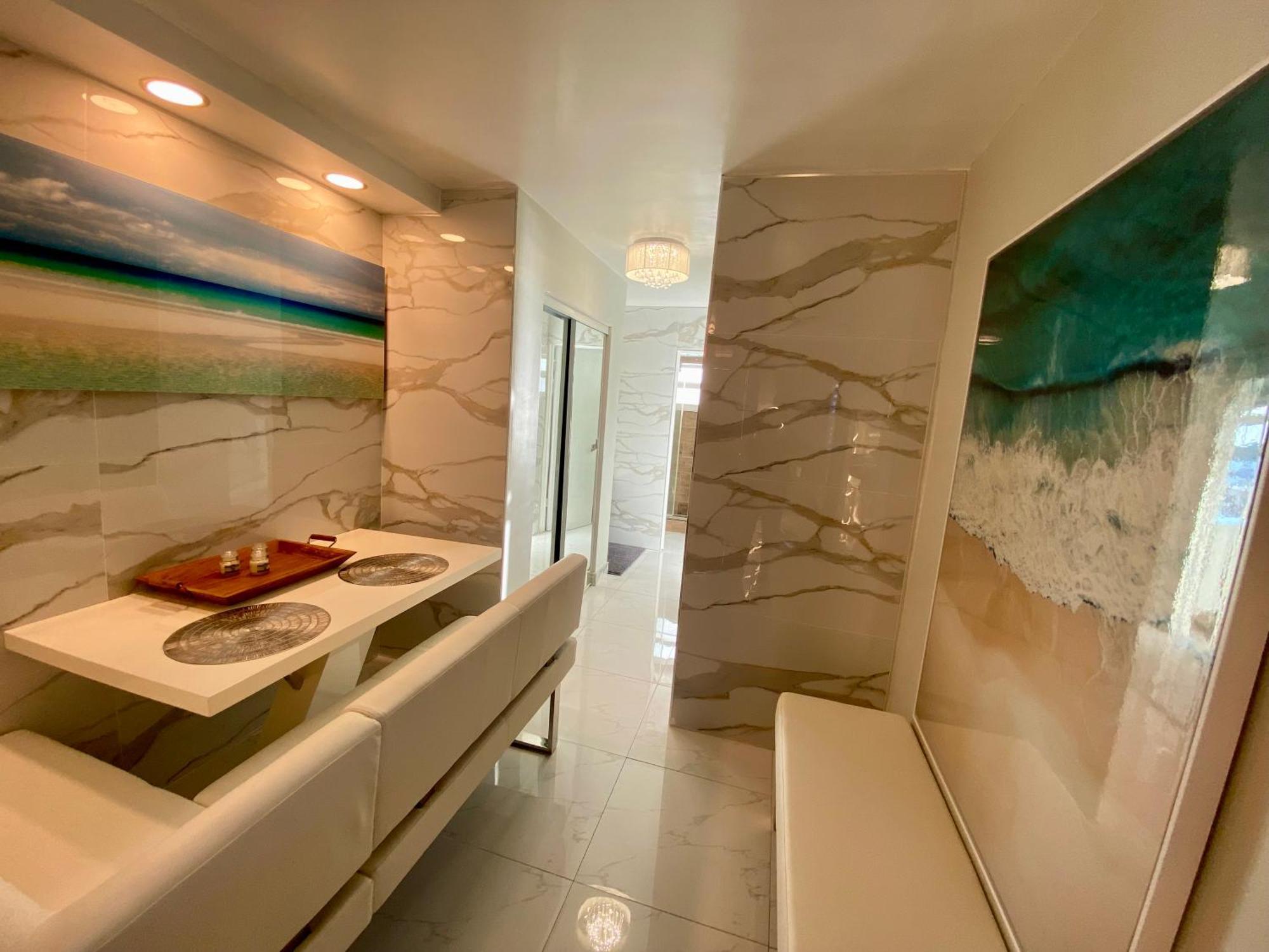 Luxurious Remodeled Direct Waterfront Apartment With Miami Skyline View And Outdoor Terrace Free Parking 5Min Drive To Miami Beach Kültér fotó