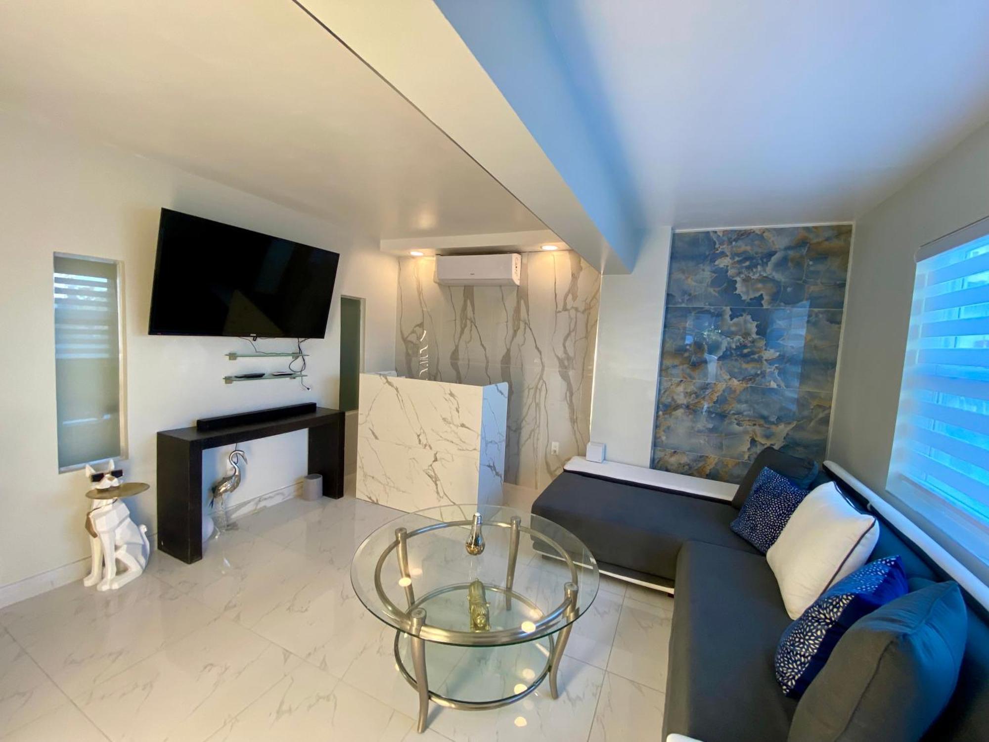 Luxurious Remodeled Direct Waterfront Apartment With Miami Skyline View And Outdoor Terrace Free Parking 5Min Drive To Miami Beach Kültér fotó