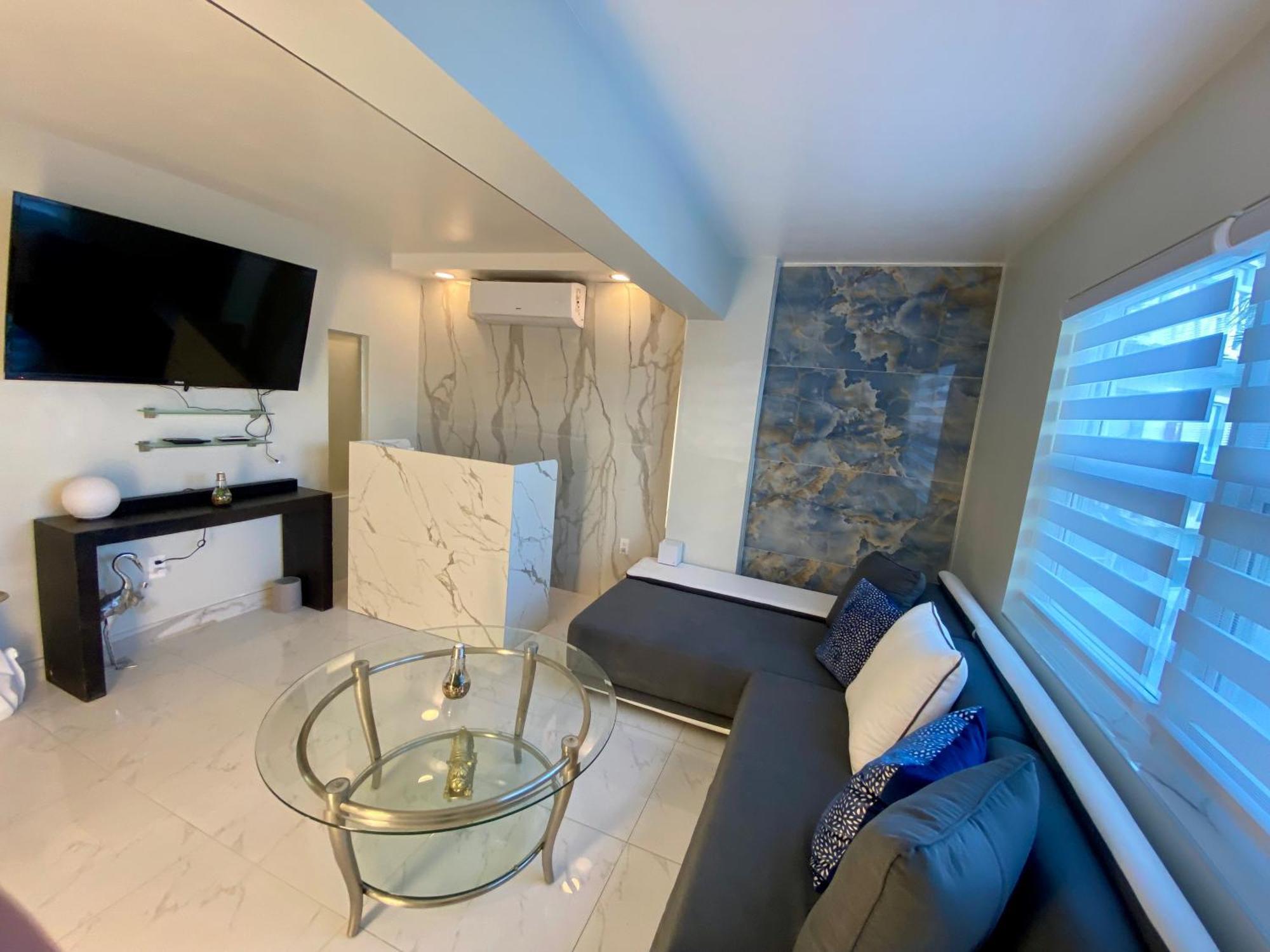 Luxurious Remodeled Direct Waterfront Apartment With Miami Skyline View And Outdoor Terrace Free Parking 5Min Drive To Miami Beach Kültér fotó