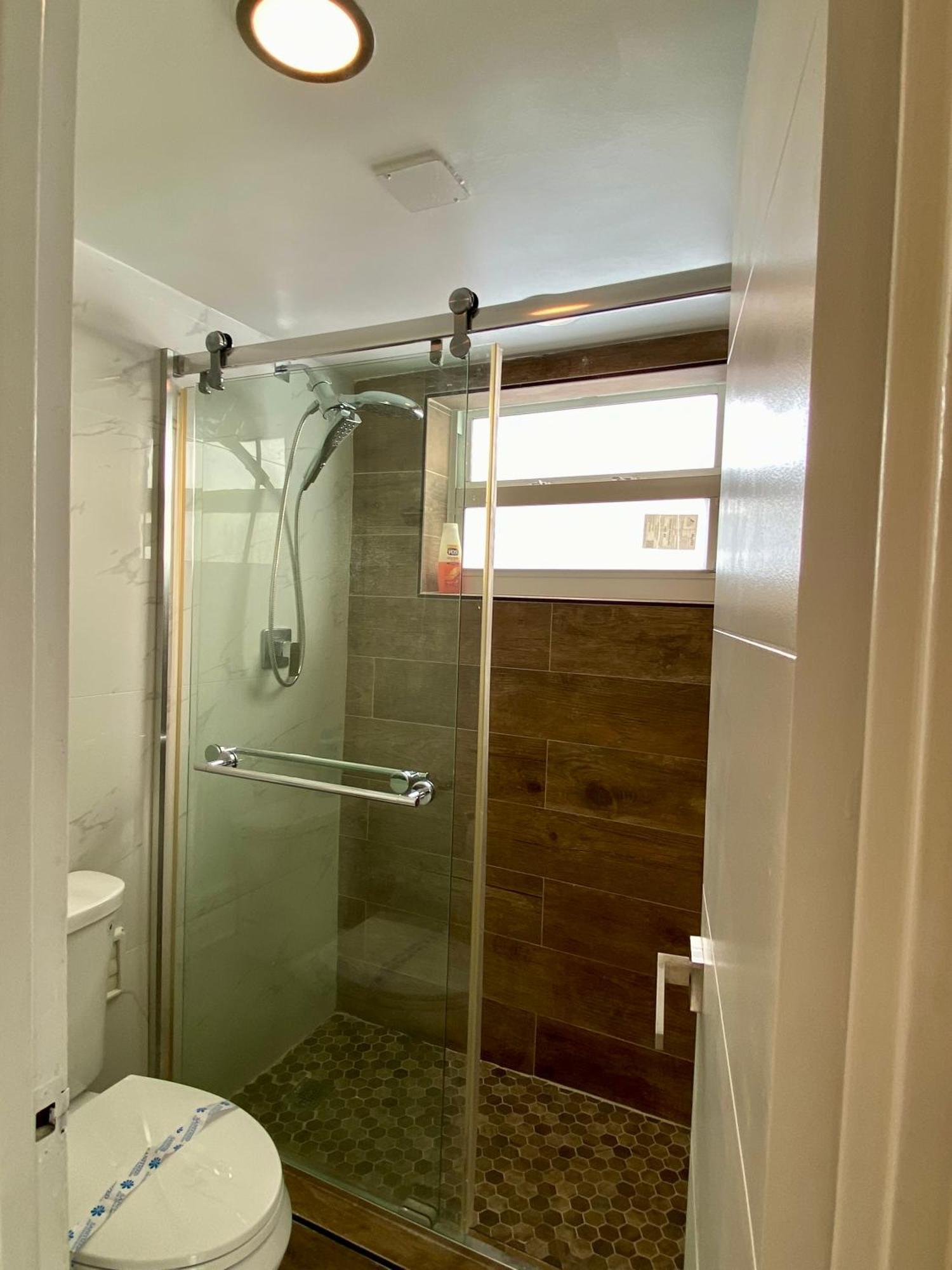 Luxurious Remodeled Direct Waterfront Apartment With Miami Skyline View And Outdoor Terrace Free Parking 5Min Drive To Miami Beach Kültér fotó