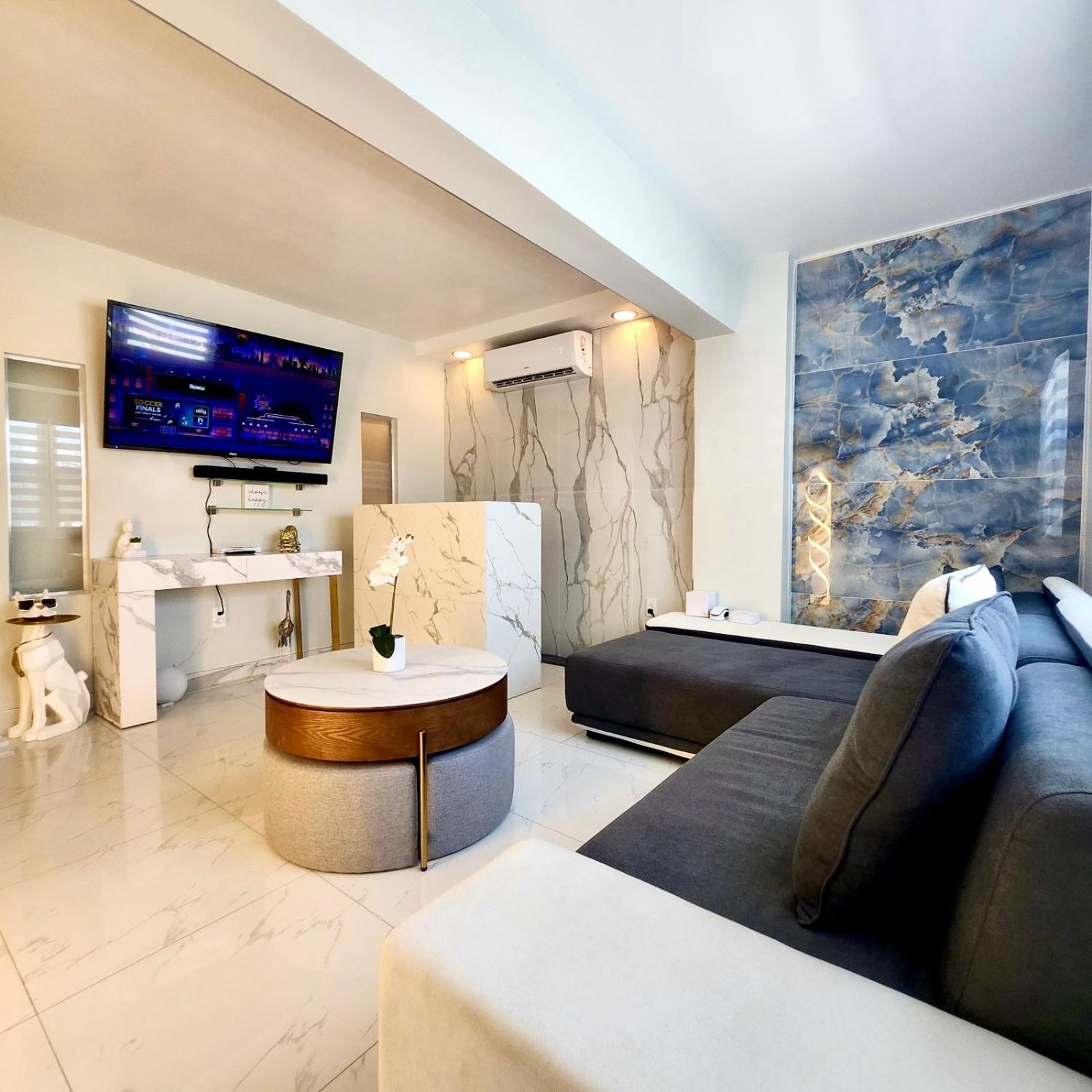 Luxurious Remodeled Direct Waterfront Apartment With Miami Skyline View And Outdoor Terrace Free Parking 5Min Drive To Miami Beach Kültér fotó